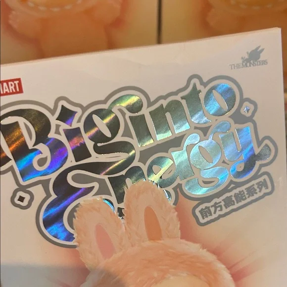 Pop Mart Big Into Energy Labubu - HAPPINESS - Picture 2 of 7